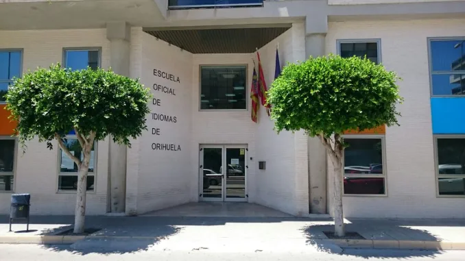 Cambiemos Orihuela presenta una moción al Pleno en contra de los recortes en la Escuela Oficial de Idiomas de Orihuela
