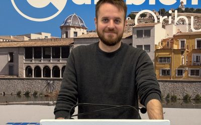 Cambiemos Orihuela denuncia que el CEIP Playas de Orihuela lleva desde el 7 de enero esperando la autorización de la Concejalía de Educación para que el AMPA pueda comprar aparatos de aire acondicionado, sin que hasta la fecha se haya recibido ninguna respuesta