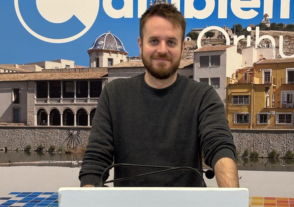 Cambiemos Orihuela denuncia que el CEIP Playas de Orihuela lleva desde el 7 de enero esperando la autorización de la Concejalía de Educación para que el AMPA pueda comprar aparatos de aire acondicionado, sin que hasta la fecha se haya recibido ninguna respuesta