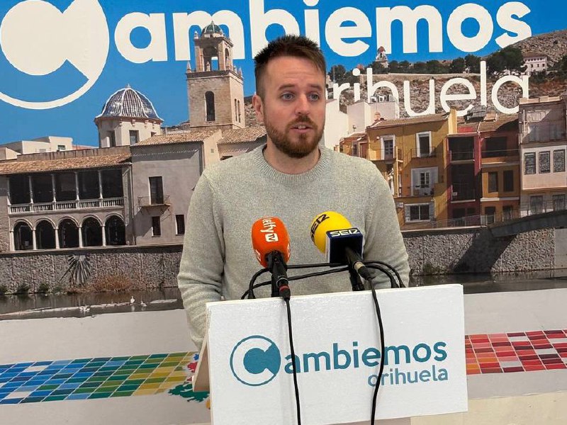 Cambiemos Orihuela denuncia que la Escuela Municipal de Danza sigue sin ninguna solución después de 8 meses dando clase en el hall del Conservatorio